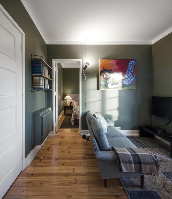 Flattered To Be In Tomar Apartment Exterior photo
