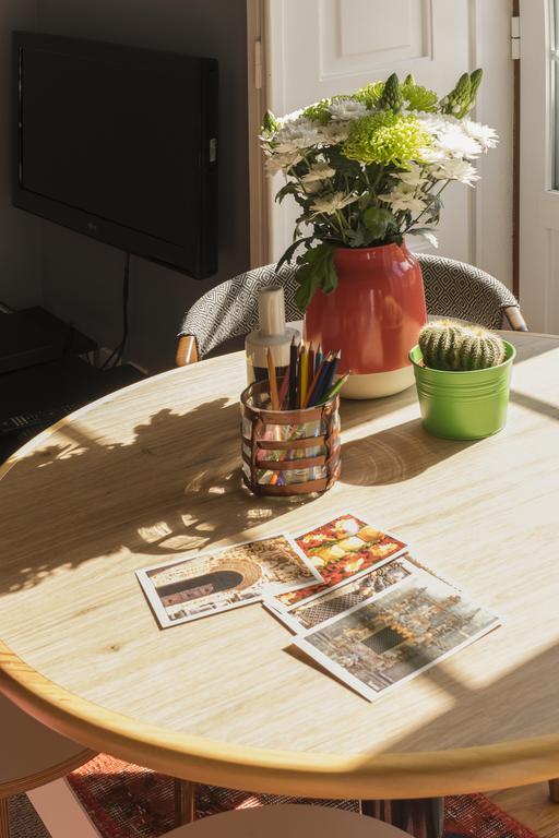 Flattered To Be In Tomar Apartment Exterior photo