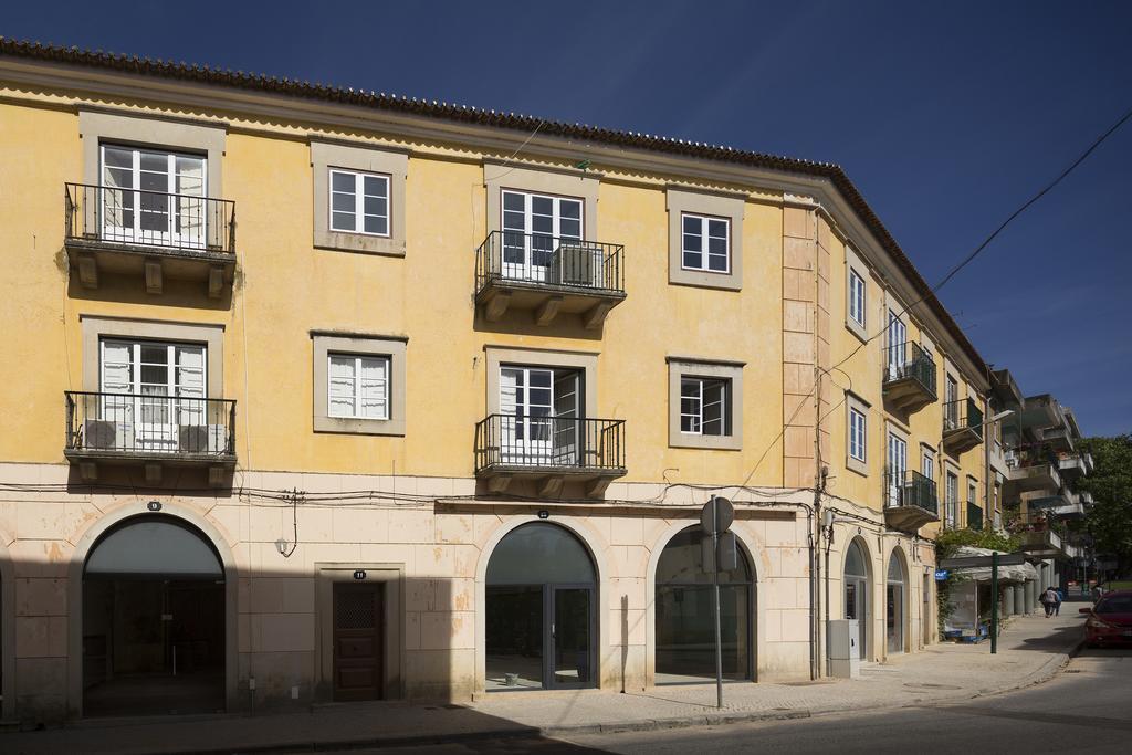 Flattered To Be In Tomar Apartment Exterior photo