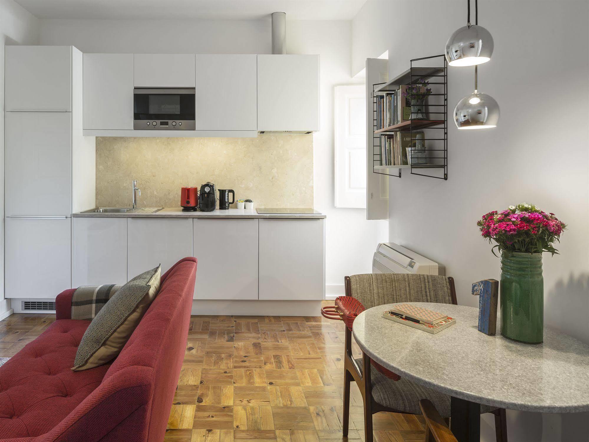 Flattered To Be In Tomar Apartment Exterior photo